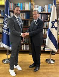 na3emReal's tweet photo. @keatonc33 @SteveWe57144183 @MalloryMcMorrow lying she hiden know have aipac https://t.co/5o00dMaykC