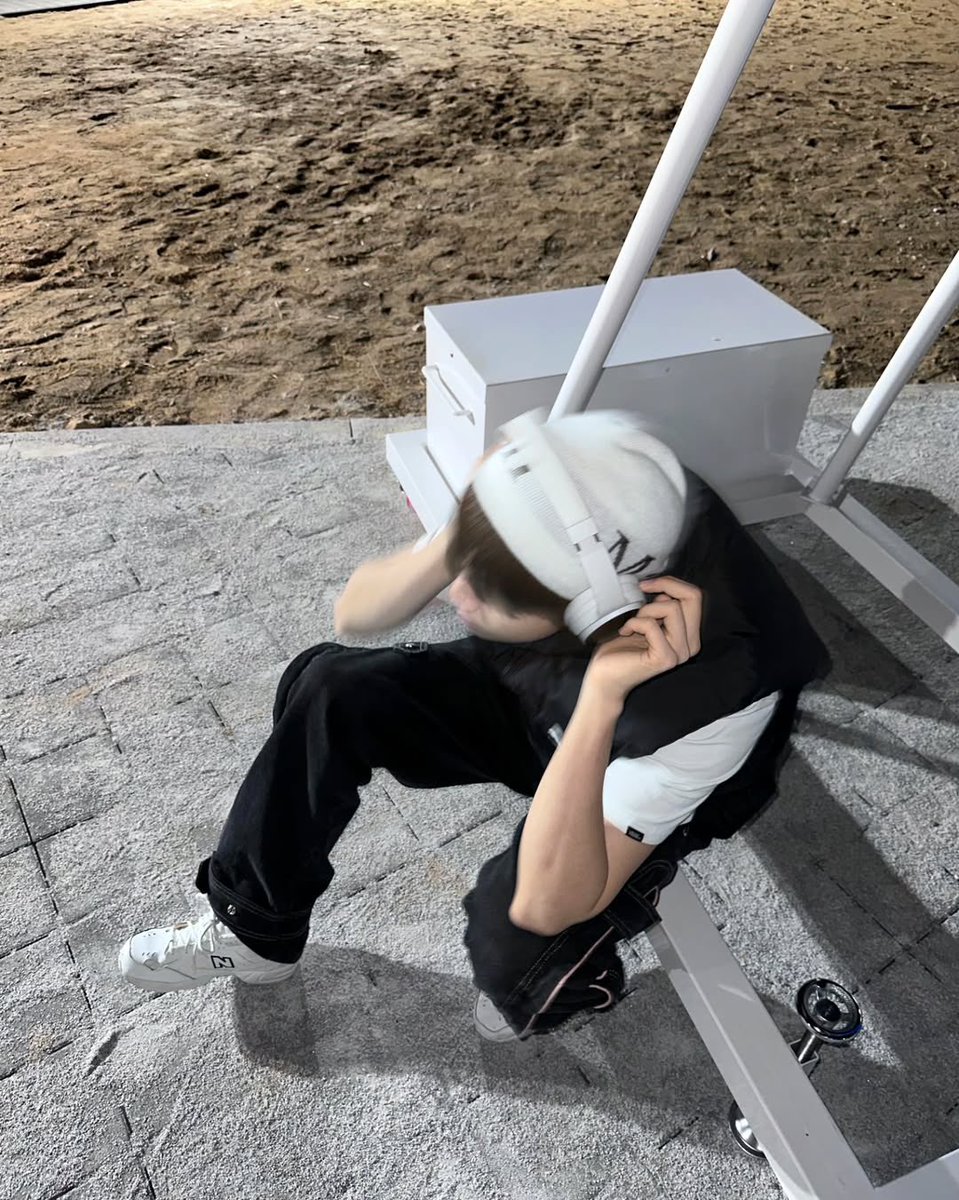 jinhyuk tweet media