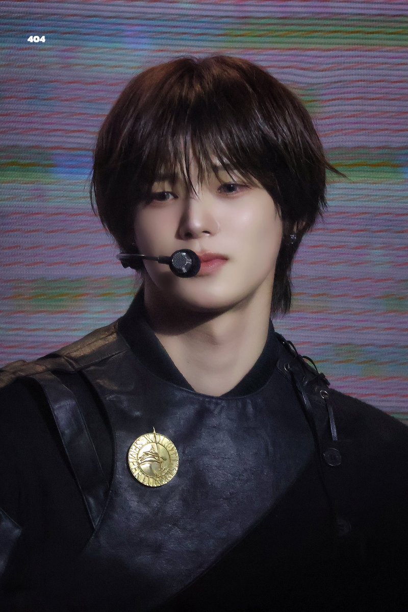 𝟰𝟬𝟰 tweet media