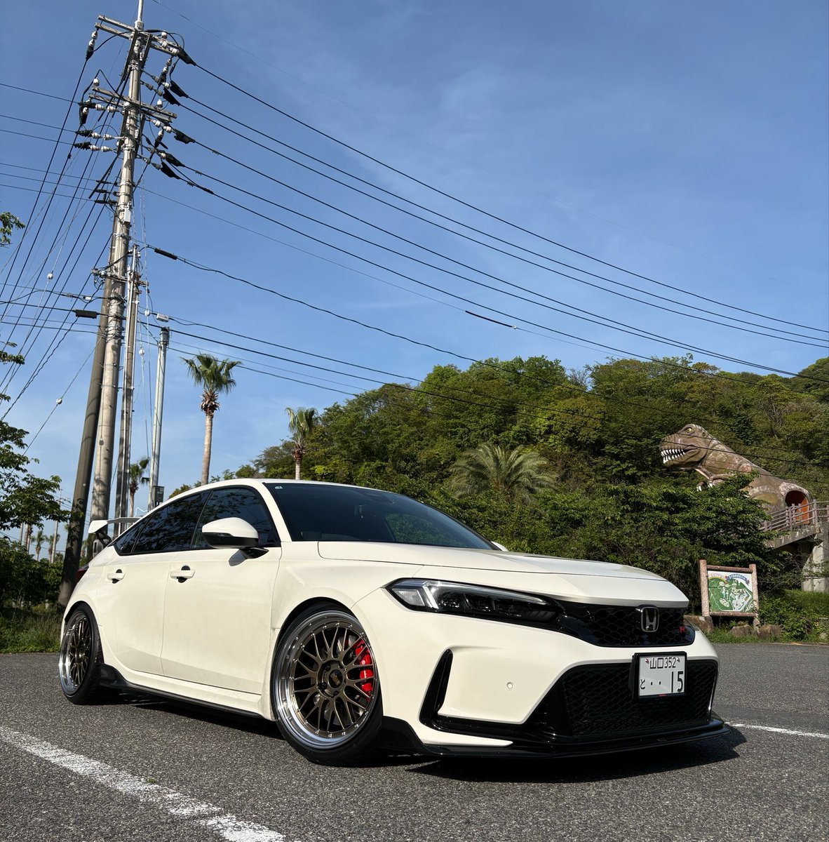 しげマン tweet media