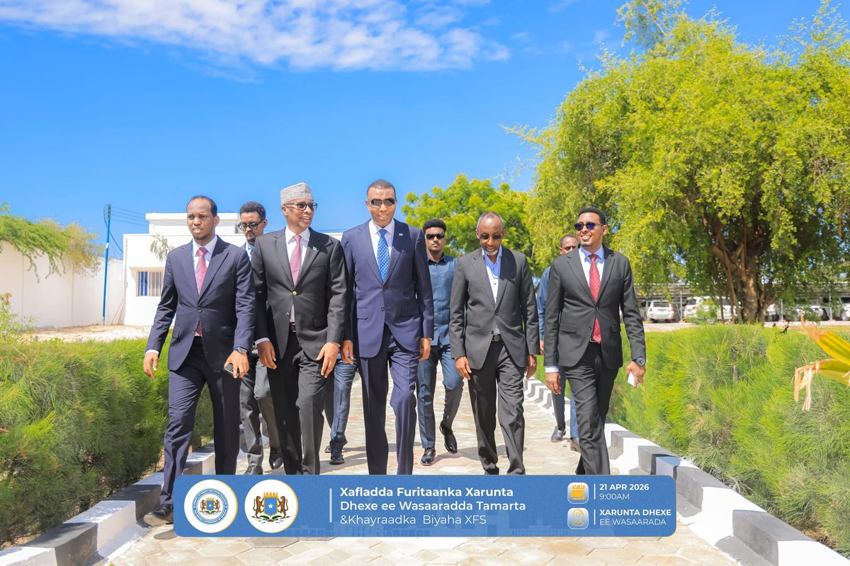 MoEWRSo's tweet photo. Prime Minister Hamza Abdi Barre has arrived at the Central Headquarters of the Ministry of Energy and Water Resources, where the official inauguration of the new headquarters is currently underway. https://t.co/KXc2mQxheI