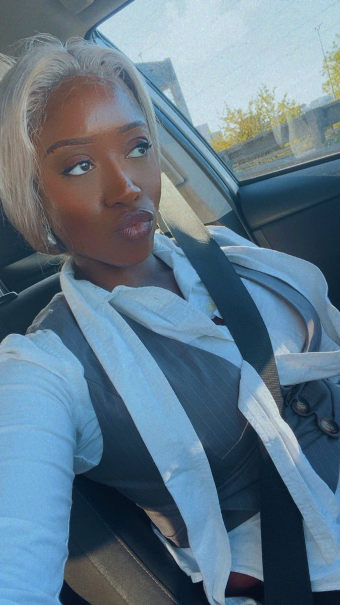 Lorae k 📿🦄🤍 tweet media