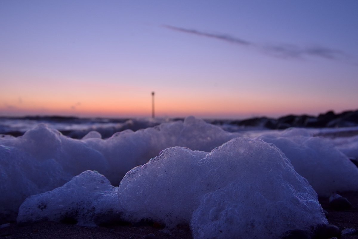 Tonywithernsea's tweet image. 05.30 Tuesday, out early for the golden hour, very cold easterly wind, but sunny, If your venturing out today stay safe and as always stay humble !  #sunrise #sunset #withernsea #eastcoast #eastyorkshire #holderness #RNLI