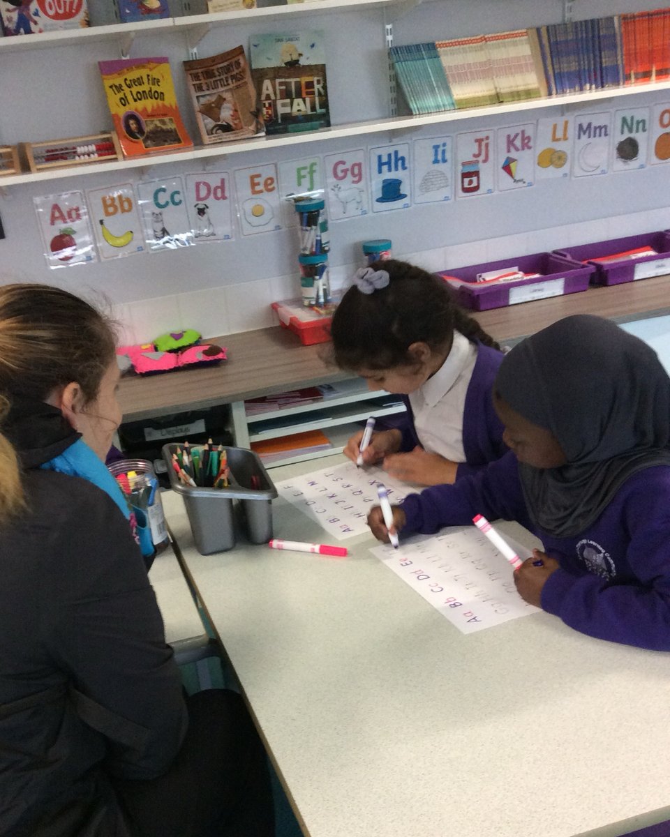 BuxtonSchInfo's tweet image. Year 2 hosted a Writing Morning for parents on 24th March ✍️📚 Children showcased their fantastic writing skills through fun activities, and parents had the chance to ask questions. We can’t wait for the next one!

#WritingMorning #Year2 #Literacy #WritingSkills