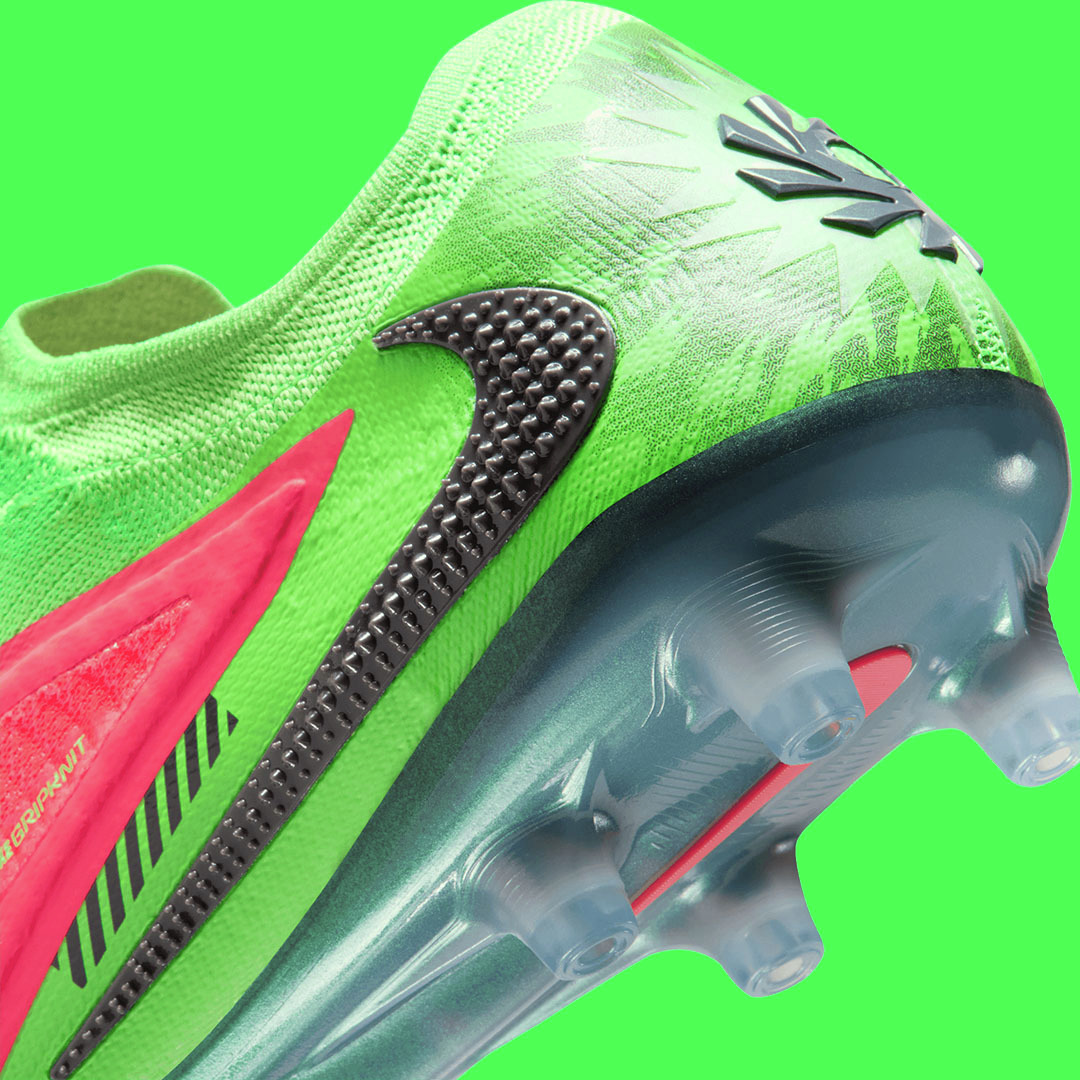 soccershop_kamo's tweet image. 『PHANTOM 6』アーリング・ハーランド選手シグネチャーモデルにNEWカラーが登場✨

人工芝対応スパイクをはじめ、ターフコート対応シューズやジュニアスパイクなどがラインナップ！

詳細はこちら🔽
x.gd/o77sG

#Nike
#KAMO