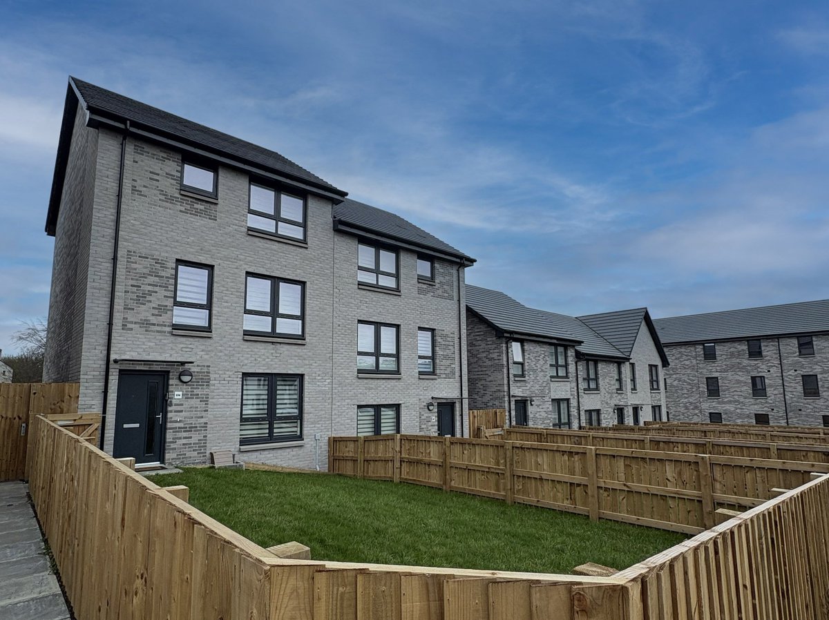 LBGAmbScotland's tweet image. Affordable housing gives more people somewhere secure to call home and collaboration is crucial in achieving this, as @McTaggartGroup, Home Group and ORA Architects have shown with their efforts to bring 48 new homes to #Dundee 🏡

scottishhousingnews.com/articles/home-…