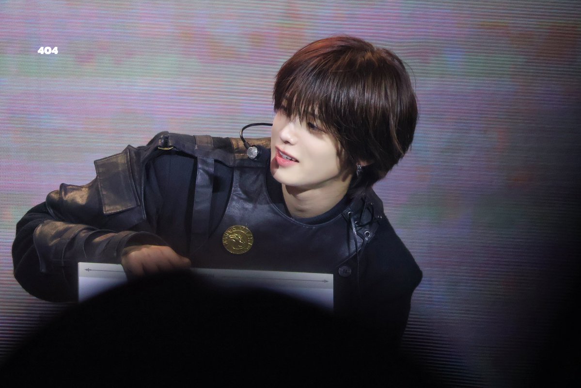 𝟰𝟬𝟰 tweet media