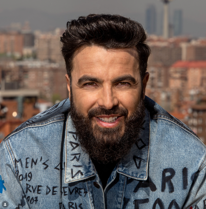 CMM_es's tweet image. La música de @Huecco llega hoy a #EstandoContigo para celebrar sus 20 años sobre los escenarios.

A partir de las 11:45h, síguelo en directo en #CMM 📺 y @CMM_Play 📲

🔴cmmedia.es/play/en-direct…