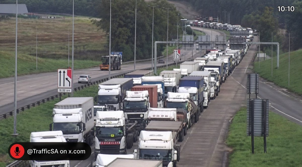 TrafficSA's tweet image. KZN - N3 South:   #CRASH recovery ===&amp;gt; Town Hill