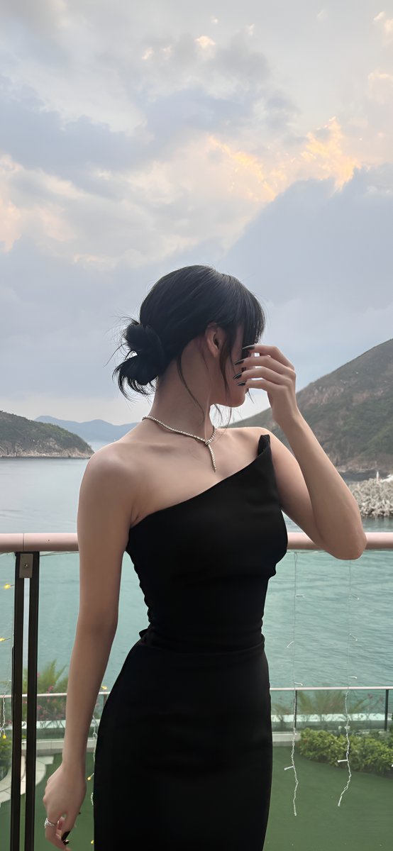 emma tweet media