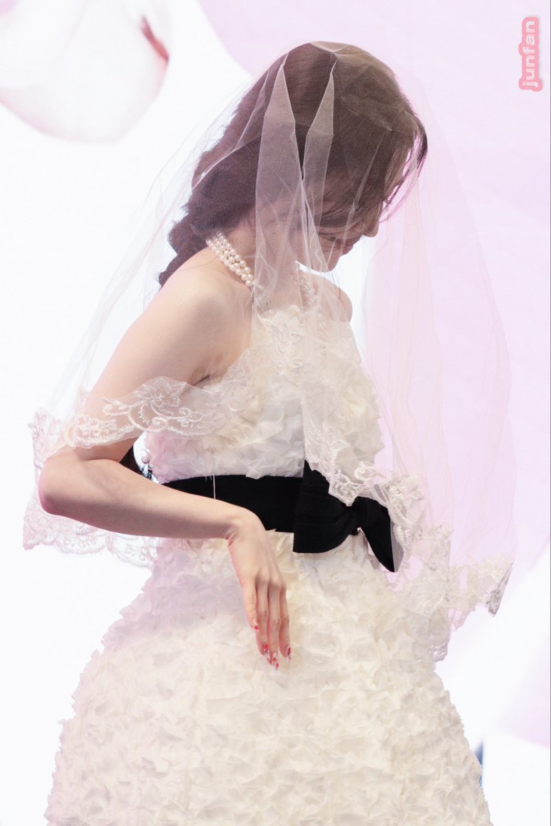 An Apple tweet media