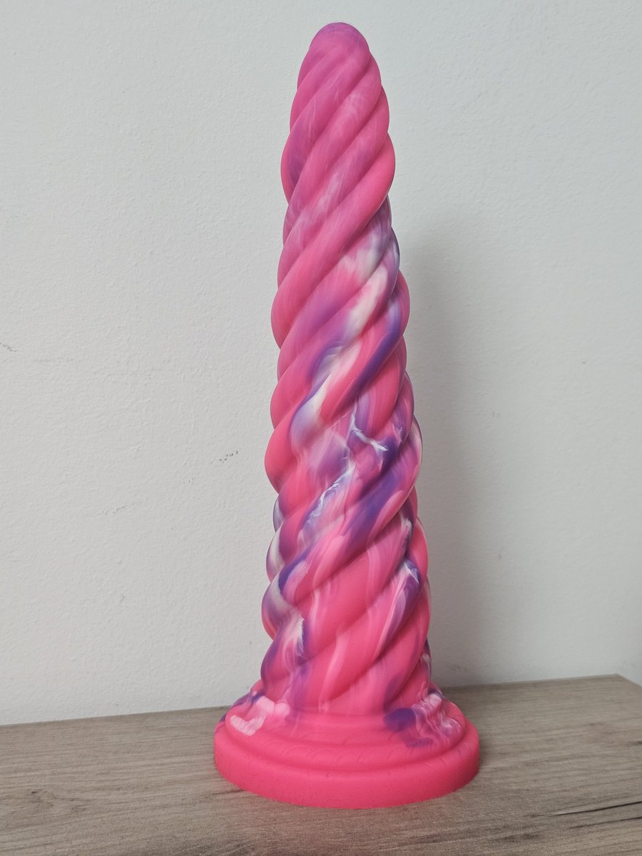 NanaArtist07's tweet image. Never kill yourself.
#hopecore #itgetsbetter #goodlife #transjoy