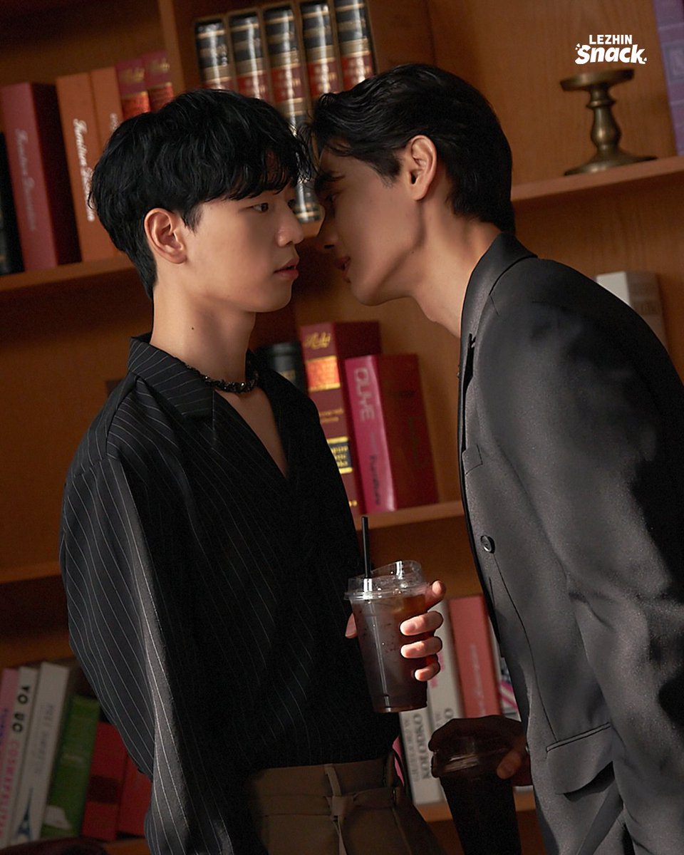 📸 #배드키드굿파트너 스틸 공개

톱스타 ‘신유일’과 무명배우 ‘이혜성’의 스캔들!
얼렁뚱땅 시작된 연애에서 심장이 반응하고 마는데…💘

📌[배드 키드 굿 파트너]는 구글 플레이스토어 / 앱스토어에서
[레진스낵] 다운로드 후 시청 가능!

#레진스낵 #LEZHINSNCAK #숏드라마