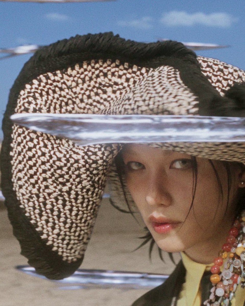 Vogue Thailand tweet media