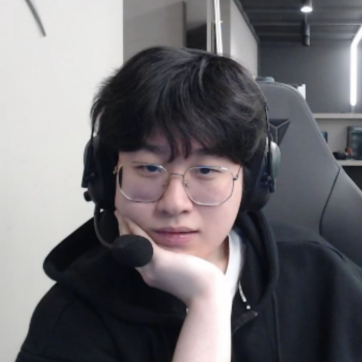 woodoongie_'s tweet image. like father like son fr