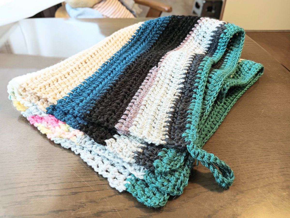 1239rin's tweet image. 余り糸🧶遊び
縦50✕横70の
意外と大きめな敷物になりました☺️✨

#Handmade
#あまり糸あそび
#たぶん敷物