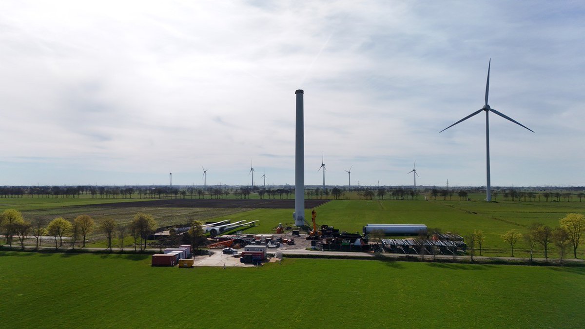 VechtdalTV's tweet image. Uitgebrande windturbine: schoonmaak klaar, onderzoek naar schade
-----&amp;gt;ap.lc/AHwYM
#Nieuwleusen #Synergie #windturbine #Windmolen