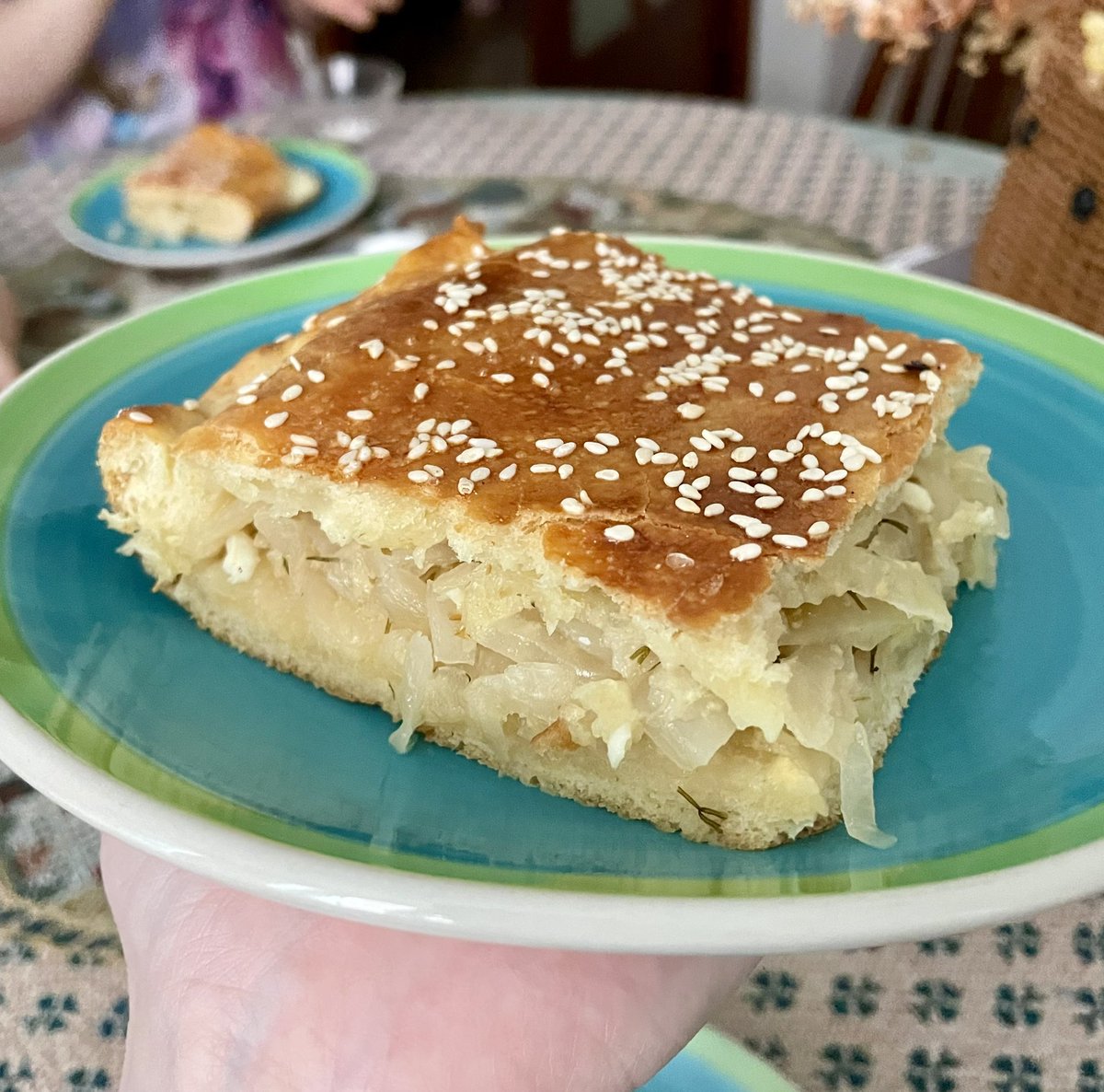 sch2023's tweet image. Вот ты и попался, глупый пирог с капустой и яйцом!