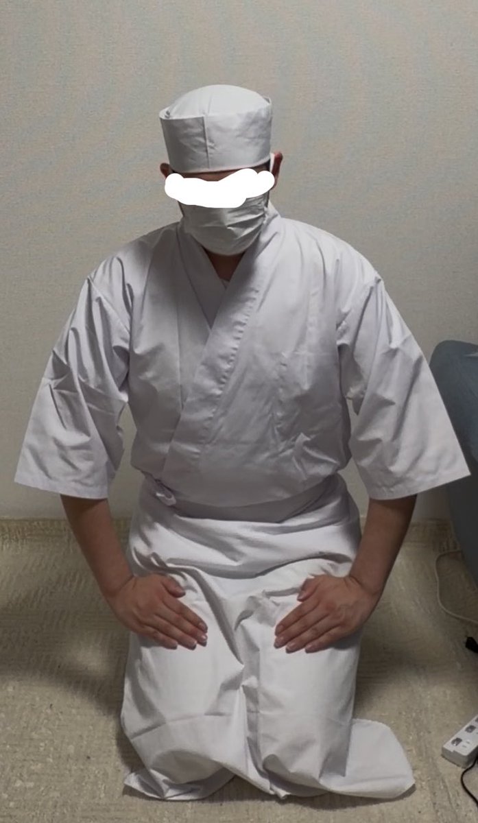 kai_4098's tweet photo. 久しぶりに白衣を、、
靴も履いて自撮り笑 https://t.co/z9aMttKMjO