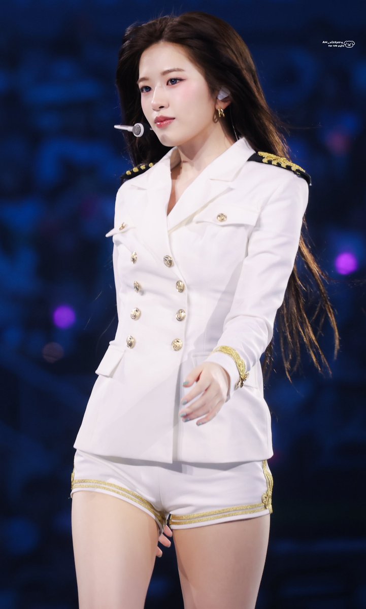 260322 DIVE into IVE 안유진 (14)

#안유진 #아이브 #IVE #ANYUJIN