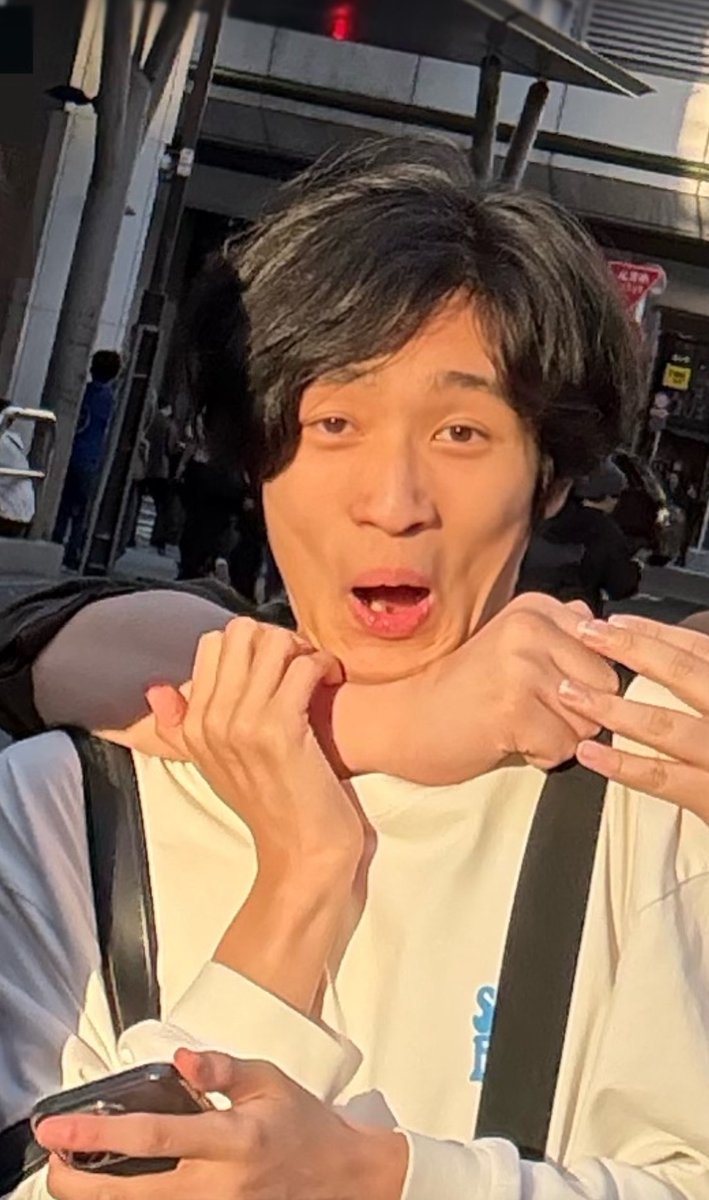 たなとす tweet media
