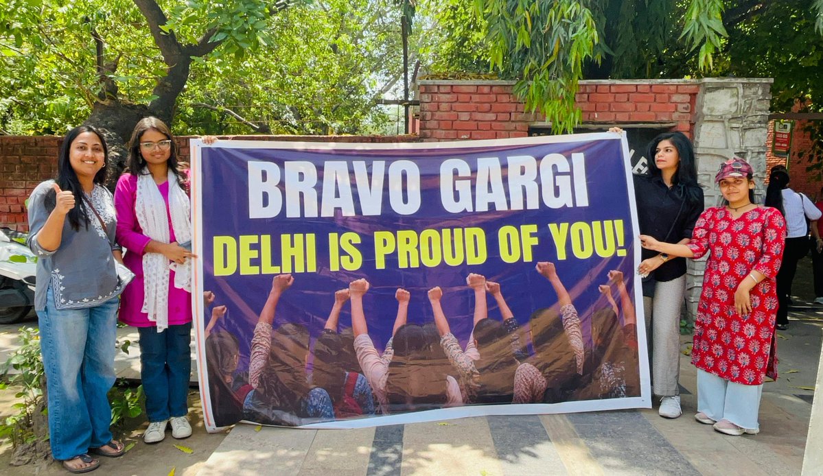 ASAP honours Gargi college Girls 

BRAVO GARGI👏🏻

Delhi is Proud of You ❤️
