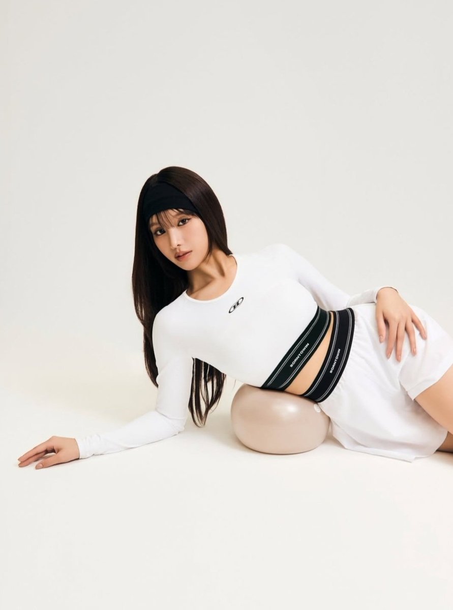 จริตนี้ กับชุดสปอร์ต ให้นัตตี้เท่านั้น
#나띠 #NATTY x BORNTOWIN