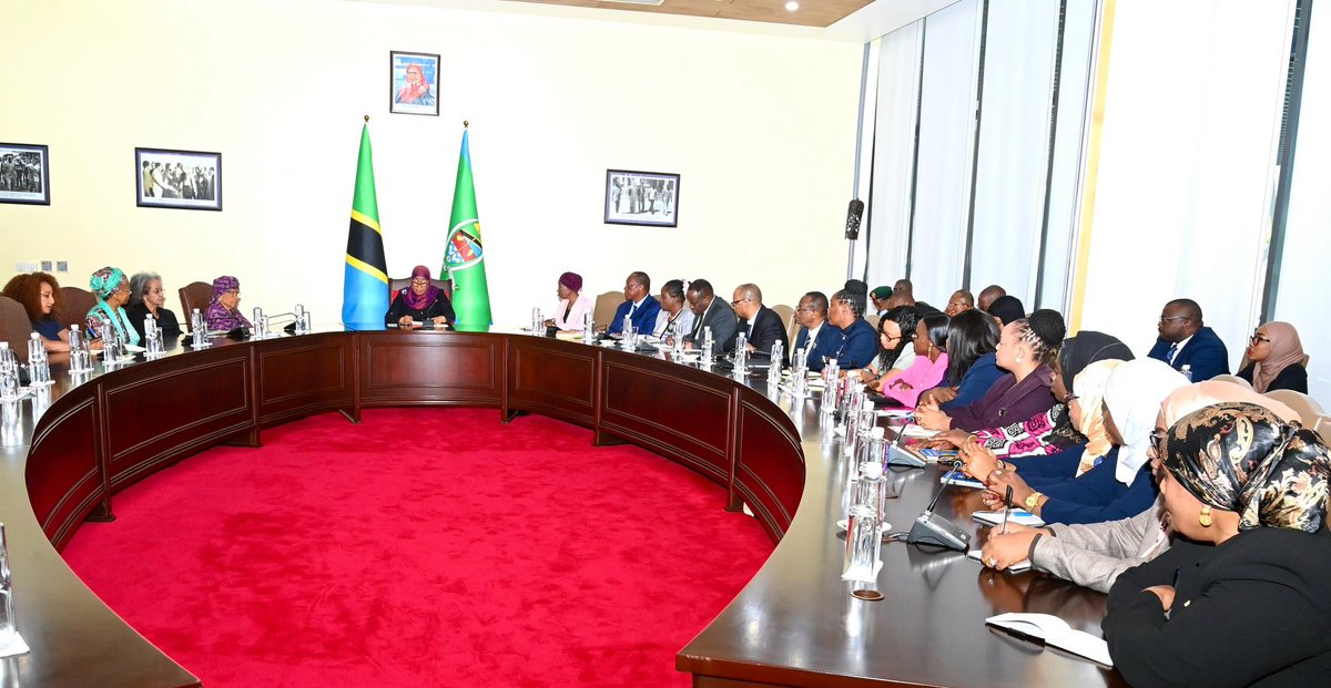 NZUKI🐝 tweet media