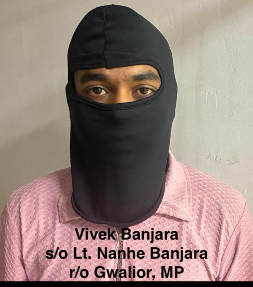 bstvlive's tweet image. दिल्ली : पाकिस्तानी गैंगस्टर शहजाद भट्टी के गुर्गे अरेस्ट

➡राजवीर, विवेक बंजारा को पुलिस ने अरेस्ट किया
➡ग्रेनेड से हमला और टारगेट किलिंग की थी तैयारी
➡राजवीर और विवेक ग्वालियर जिले के रहने वाले हैं.

#Delhi @DelhiPolice