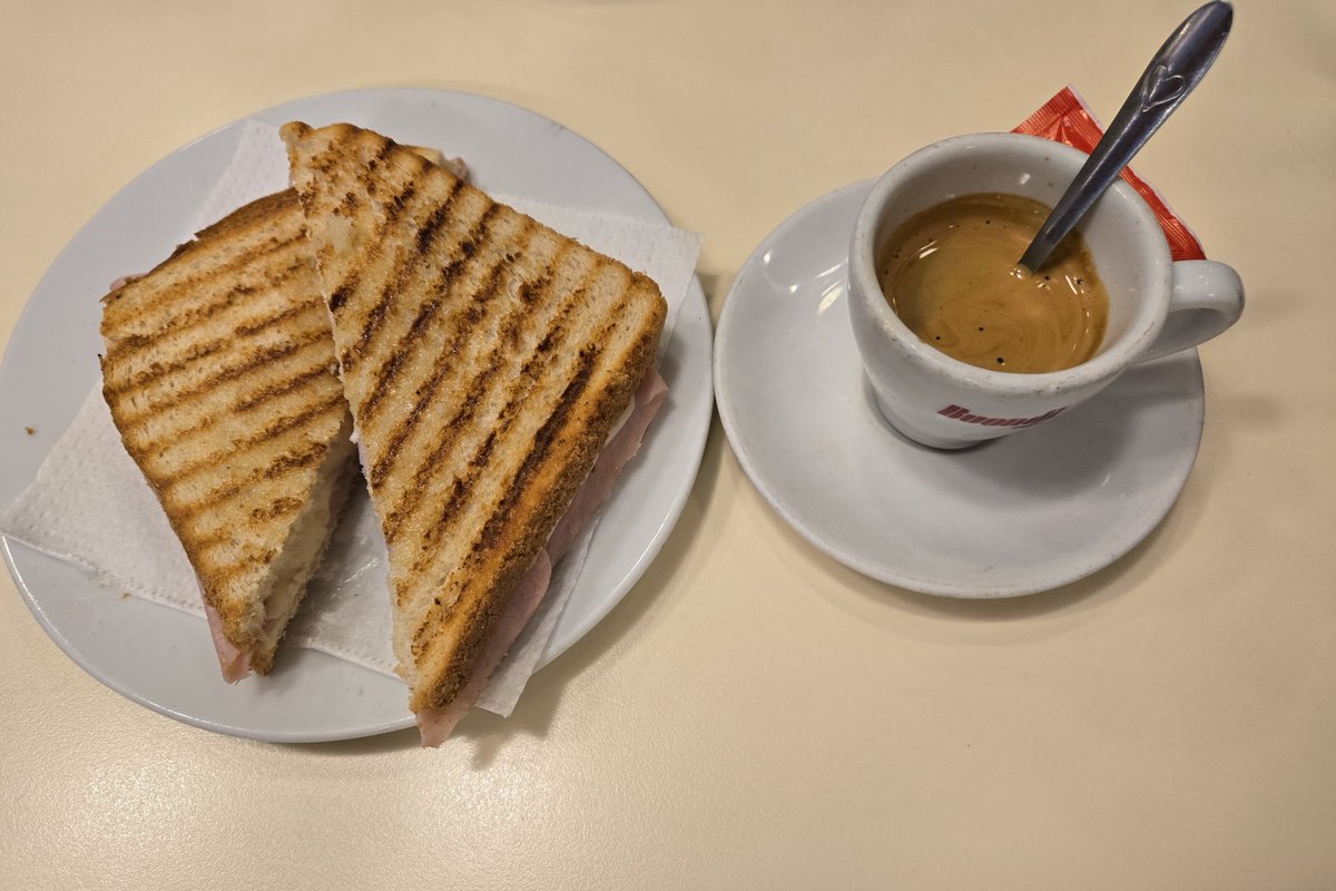 Santiago tweet media