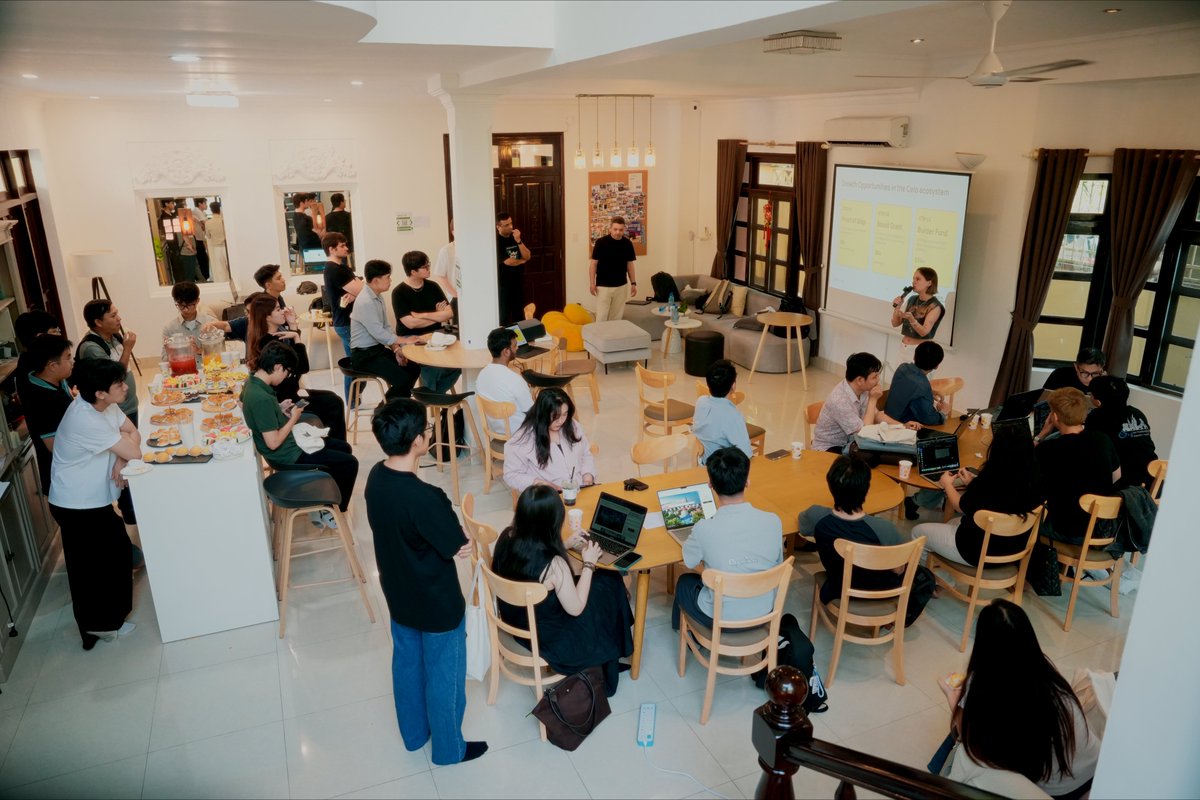 Celo_VN's tweet photo. MiniPay | Celo Community Mixer — HCMC recap: Ideas, MiniApps, and pure builder vibes 🥞

That’s a wrap on our first Vietnam stop — thanks for building for 15M+ users with us! 💛 https://t.co/uLJjztKiFd