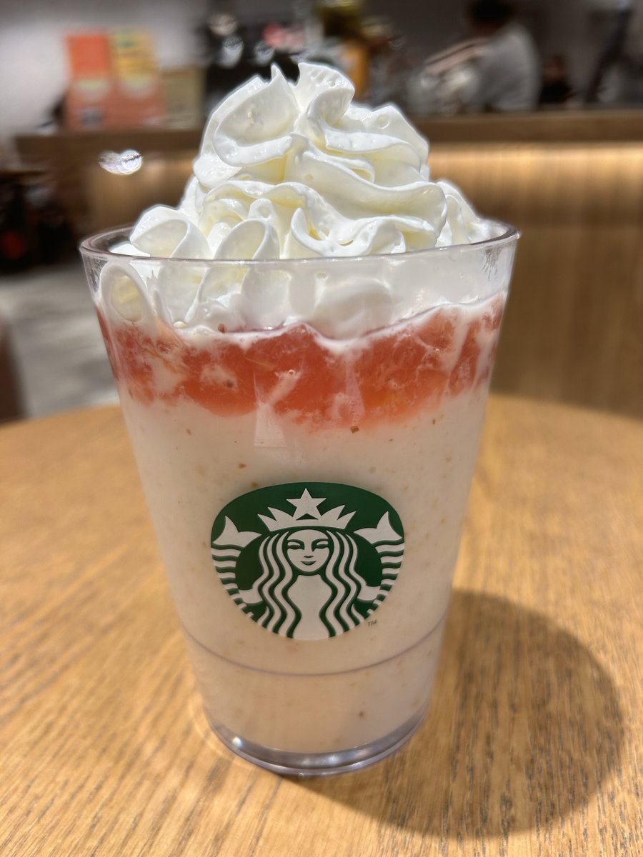 小６男子のスイミング待ちで２回目ヨーグルト。コーヒージェリーは終わったっぽい。先週勢いで行って正解だった🙆‍♀️残すはチャンキークッキー🍪いつ行かれるか💦