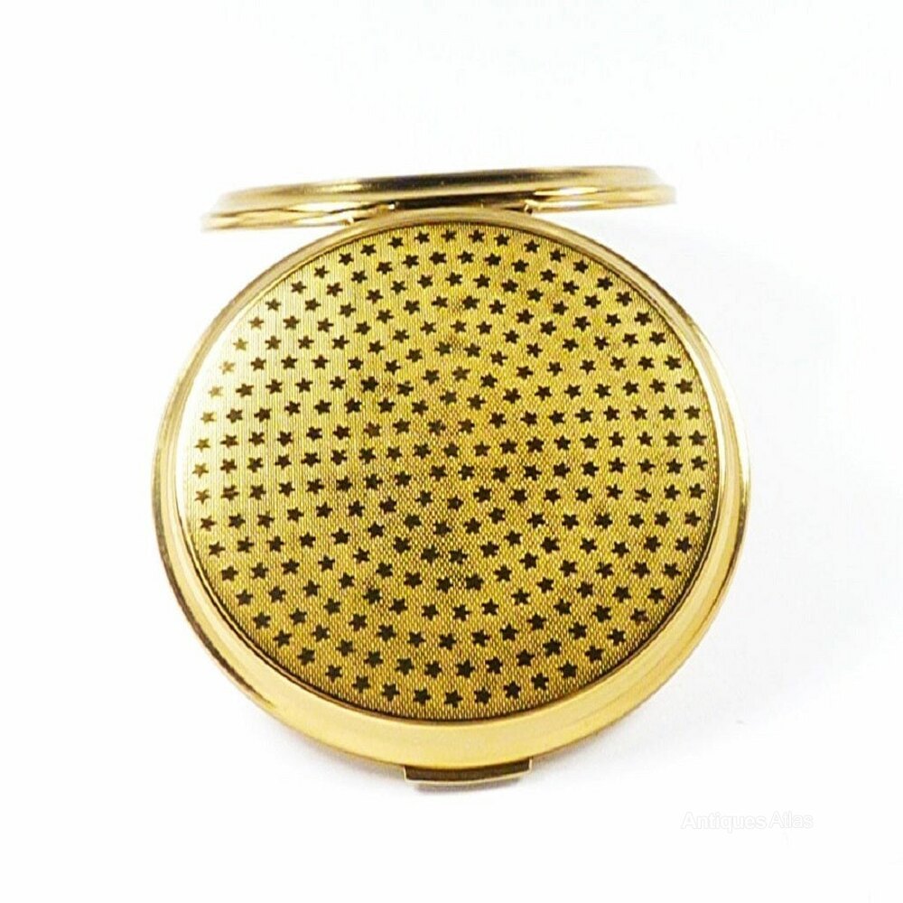 antiques_atlas's tweet photo. For SALE on Antiques Atlas we have this
Stratton Compact Mirror Flamingo Design https://t.co/7vj5bLVceS Many more compacts available on Antiques Atlas #antiques From The Vintage Compacts and Accessories shop #vintagecompacts #vintagecompact #strattoncompact #strattoncompacts https://t.co/DSJJwBGdE6