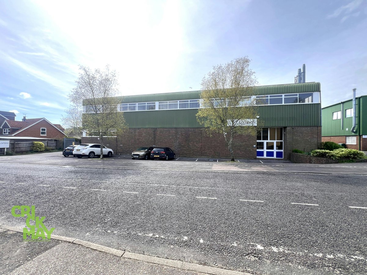 CrickmayCS's tweet photo. Now Available: 2 Daux Road. Up to 29,290 sq ft. #Billingshurst #ForSale #Industrial #CrickmayCharteredSurveyors https://t.co/TGRaTwt2pa https://t.co/ossSmjr9Js