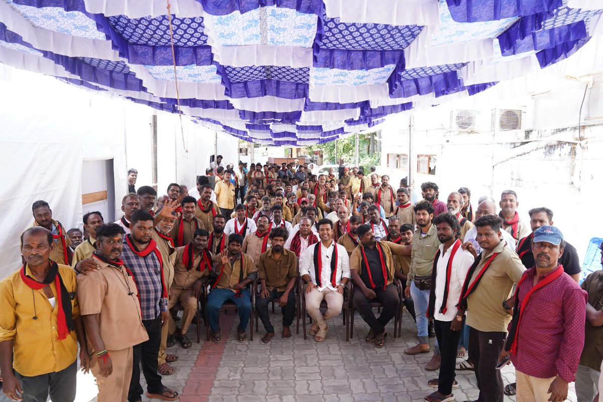 இன்று (21.04.2026) வில்லிவாக்கம் தொகுதிக்கு உட்பட்ட அனைத்து ஆட்டோ ஓட்டுநர் சங்கங்களைச் சேர்ந்த நிர்வாகிகளையும் 150-க்கும் மேற்பட்ட ஆட்டோ ஓட்டுநர்களையும் நேரில் சந்தித்து விரிவாகக் கலந்துரையாடினேன்.

அவர்களின் அன்றாடச் சவால்கள் குறித்தும் அவர்களுக்கான அடிப்படைத் தேவைகள் மற்றும்