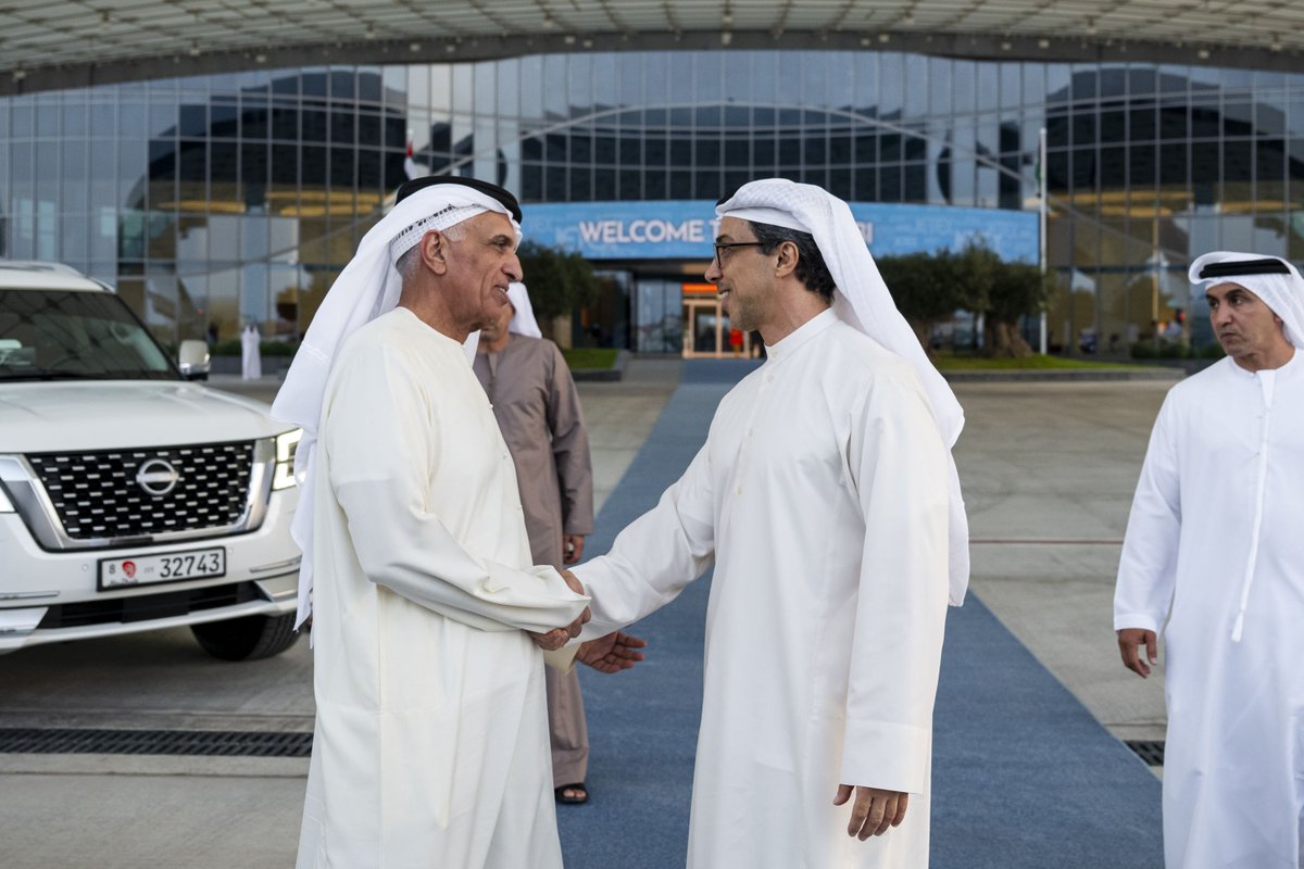 Emirates_News's tweet image. HH Sheikh Mohamed bin Zayed Al Nahyan received HH Sheikh Saud bin Saqr Al Qasimi, Supreme Council Member and Ruler of Ras Al Khaimah, accompanied by HH Sheikh Mohammed bin Saud bin Saqr Al Qasimi, Crown Prince of Ras Al Khaimah.

#EmiratesNews #DubaiOneTv #UAE #Dubai #News