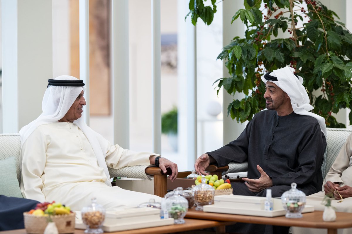 Emirates_News's tweet image. HH Sheikh Mohamed bin Zayed Al Nahyan received HH Sheikh Saud bin Saqr Al Qasimi, Supreme Council Member and Ruler of Ras Al Khaimah, accompanied by HH Sheikh Mohammed bin Saud bin Saqr Al Qasimi, Crown Prince of Ras Al Khaimah.

#EmiratesNews #DubaiOneTv #UAE #Dubai #News