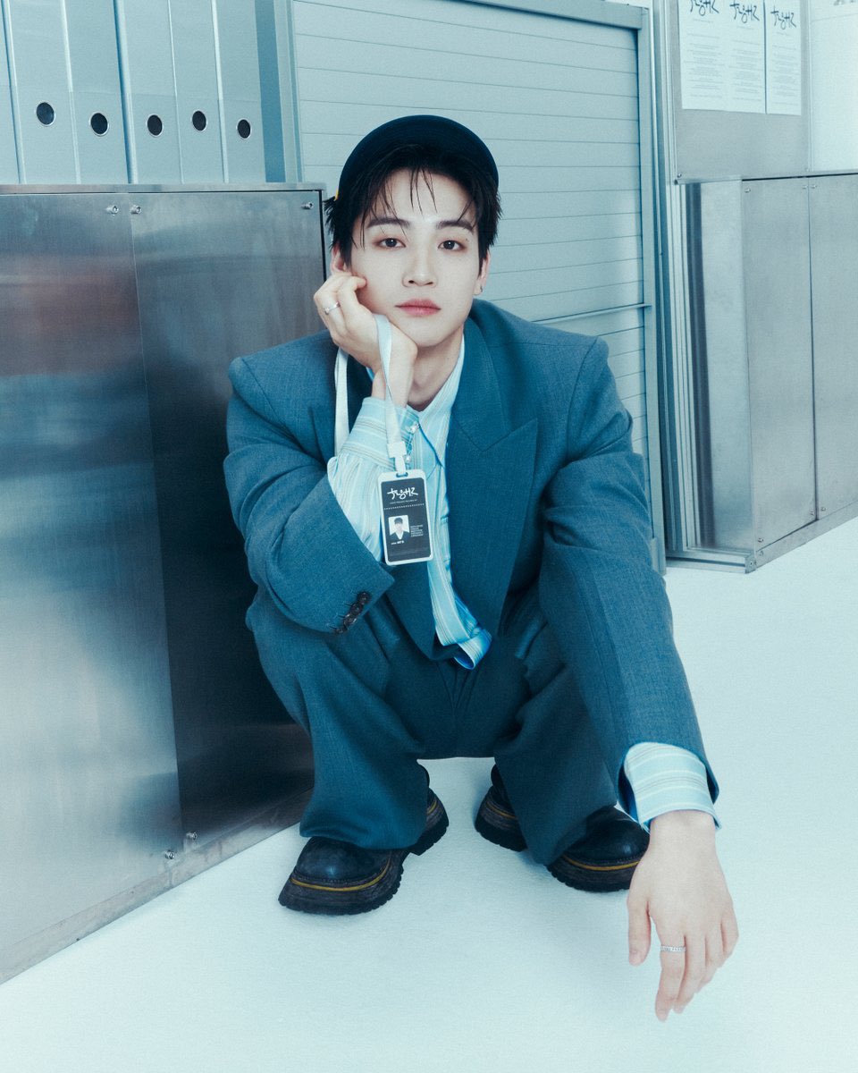 ประธานและศิลปินค่ายนี้หล่อมากกกก หนูต้องทำไงคะ อยู่ไม่ไหวแล้ววว หล่อสมฐามากกก

#528hzkr #JAYB