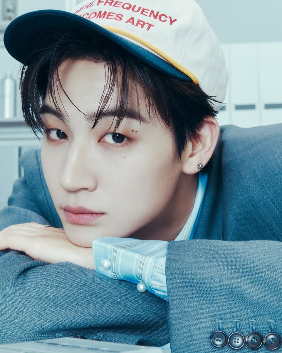 snacknok's tweet image. 528Hz : WHERE FREQUENCY BECOMES ART
ARTIST : JAY B

สโลแกนนี้เหมือนกำลังบอกเราว่า 
“ทุกท่วงทำนองและทุกคลื่นเสียงที่ JAY B สร้างขึ้น ถูกออกแบบมาอย่างวิจิตรบรรจง เพื่อเปลี่ยนประสบการณ์การฟังธรรมดาให้กลายเป็นการเสพงานศิลปะที่ช่วยเยียวยาจิตใจ” 
#JAYB #제이비 #Def. @defjaybkr