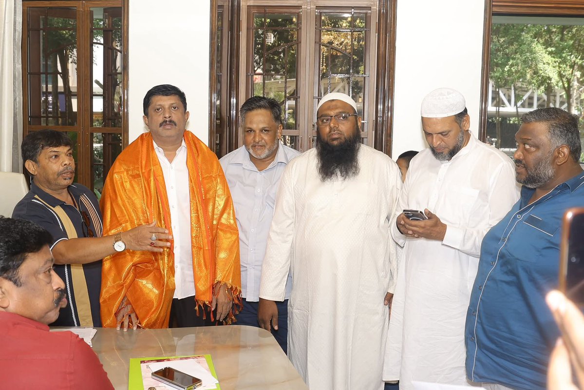 byrathi_suresh's tweet image. ನನ್ನ ಗೃಹ ಕಚೇರಿಯಲ್ಲಿ ವಿವಿಧ ಕಡೆಗಳಿಂದ ಆಗಮಿಸಿದ್ದ ಸಾರ್ವಜನಿಕರ ಸಮಸ್ಯೆಗಳನ್ನು ಆಲಿಸಿ, ಪರಿಹಾರ ಸೂಚಿಸಲಾಯಿತು.

At my residence office, listened to the grievances of people who had come from various places and provided solutions.

#PublicService #PeopleFirst #Governance #Karnataka #BS