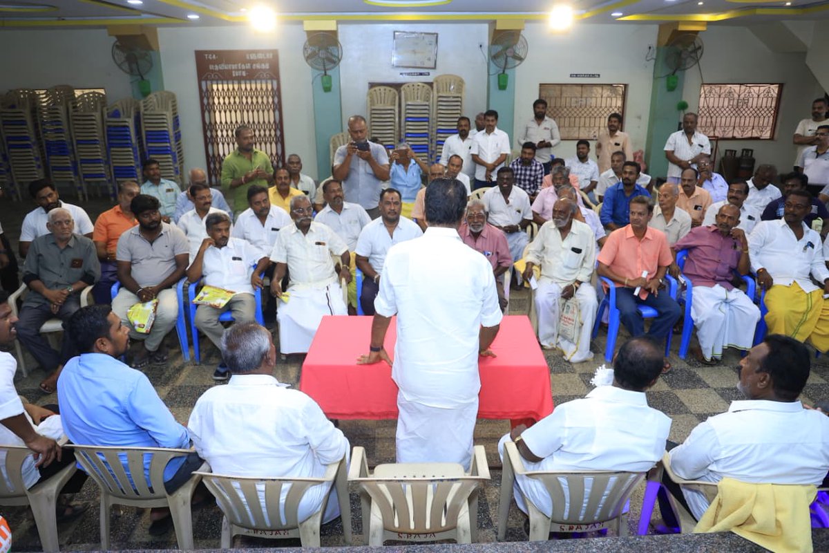 OPS_DMK's tweet image. போடிநாயக்கனூர் சட்டமன்ற தொகுதியின் வெற்றி வேட்பாளர் ஜல்லிக்கட்டு நாயகன் ஐயா ஓபிஎஸ் அவர்கள் போடி நகரில் அனைத்து செட்டியார்கள் உறவின்முறை,தெலுங்கு செட்டியார்கள் நலச்சங்க நிர்வாகிகள் மற்றும் பொதுமக்களை சந்தித்து கழக வெற்றி சின்னமான உதயசூரியன் சின்னத்திற்கு வாக்கு சேகரித்தார்‌
#ops