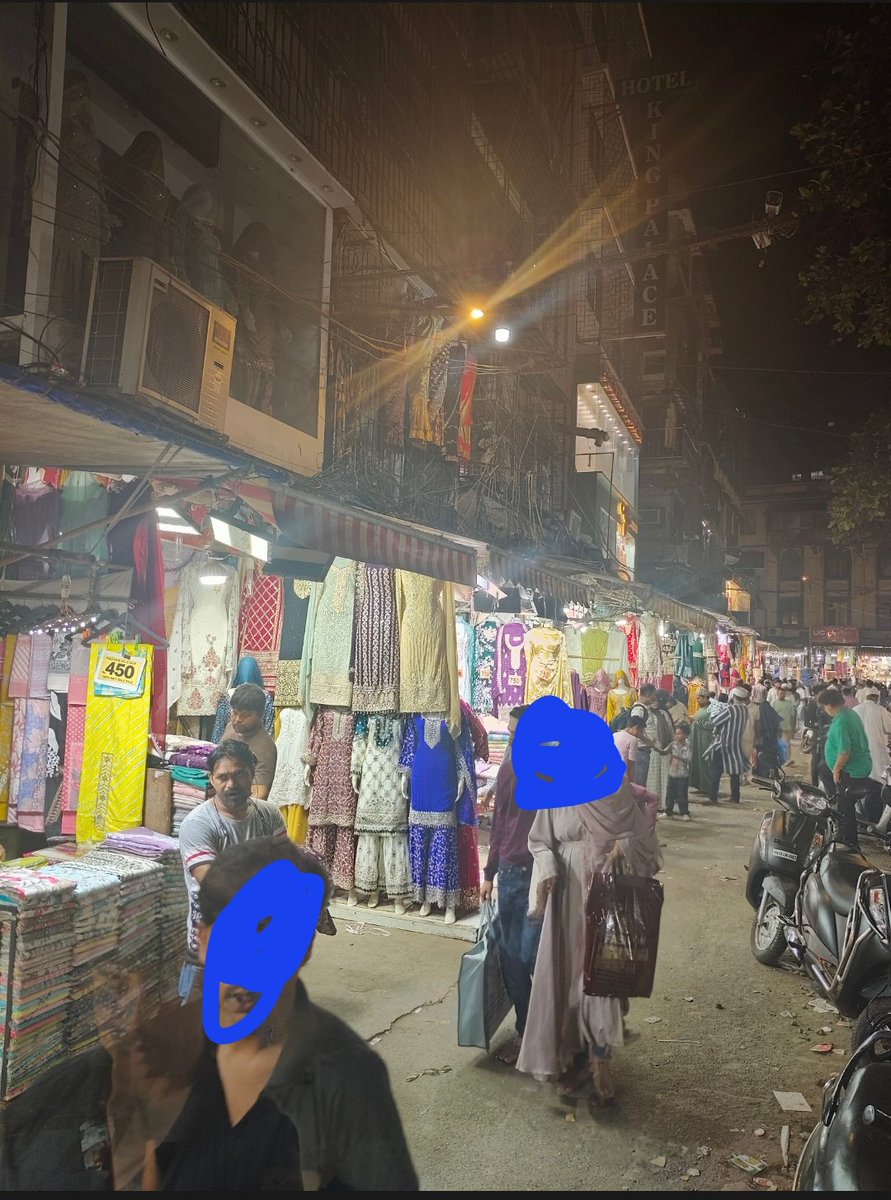 Imran_ladha's tweet photo. Illegal encroachment by shopkeepers outside their shops at Narayan Dhuru Street &amp; Nakhuda Street, Pydhonie, Mumbai 400003 continues unchecked.
Authorities are requested to take strict and permanent action to clear the roads for public safety and smooth movement.
@MumbaiPolice https://t.co/XLFKKCKMP5