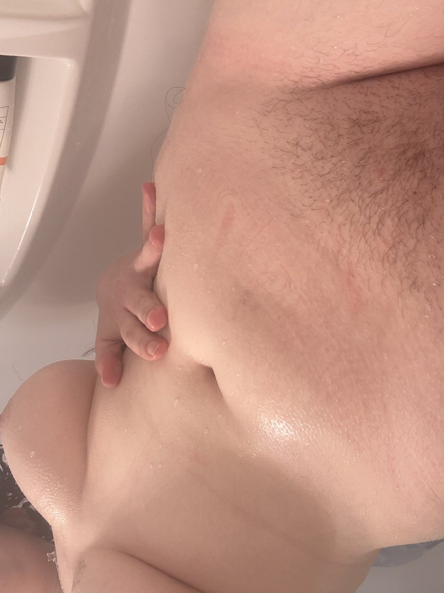some high def curves to brighten your night xx 

#nsfwtwt #teenslut #showerpics #selling