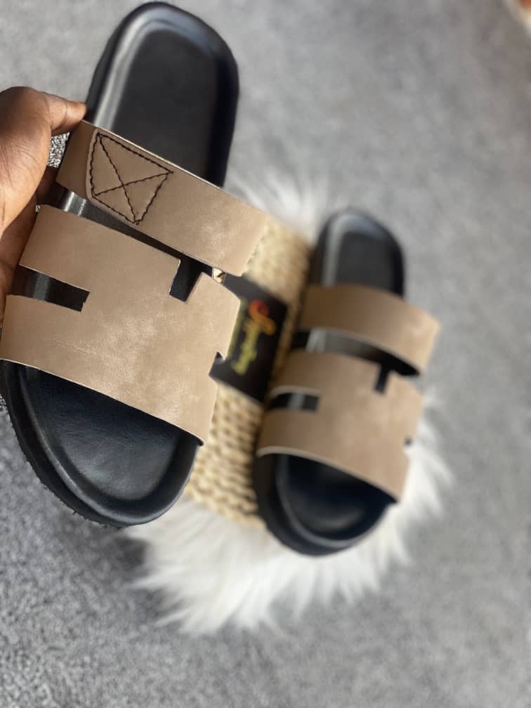 SlippersFrenzy's tweet photo. HANDCRAFTED ✨ 
   🏷️11,000🛍️ https://t.co/aWV8ljLMkr
