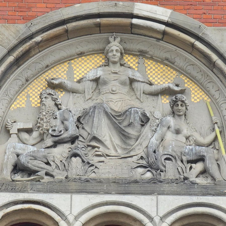 DejanVukos40959's tweet image. Beeldhouwwerk, Centraal Station, #Amsterdam