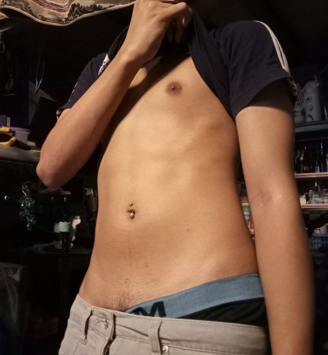 itsmekyitto's tweet photo. Getting home and undressing after class feels so good https://t.co/AYkELEKvjx