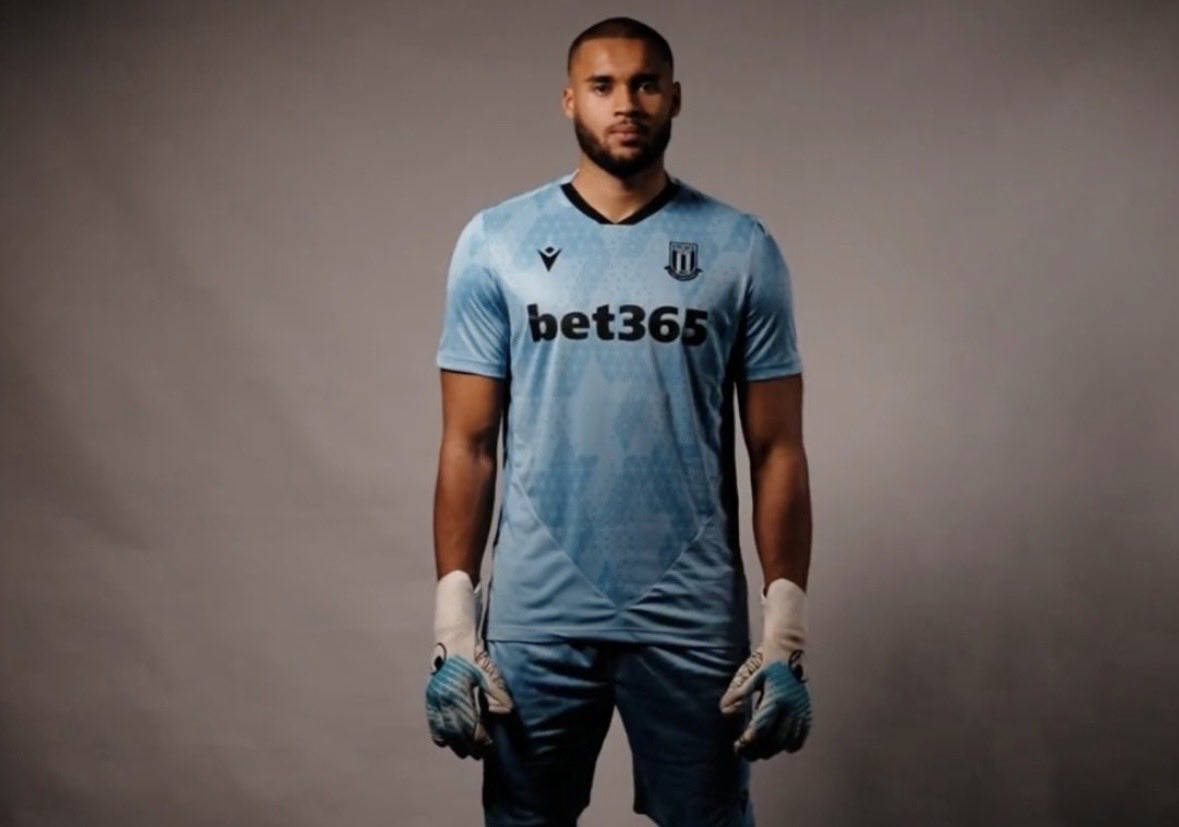 Podcastpotters's tweet image. Johansson could be on his way… 👀

Bazunu in as the new No.1?

£8m — smart move or risky gamble? 🤔

#SCFC #StokeCity #Potters #Transfers