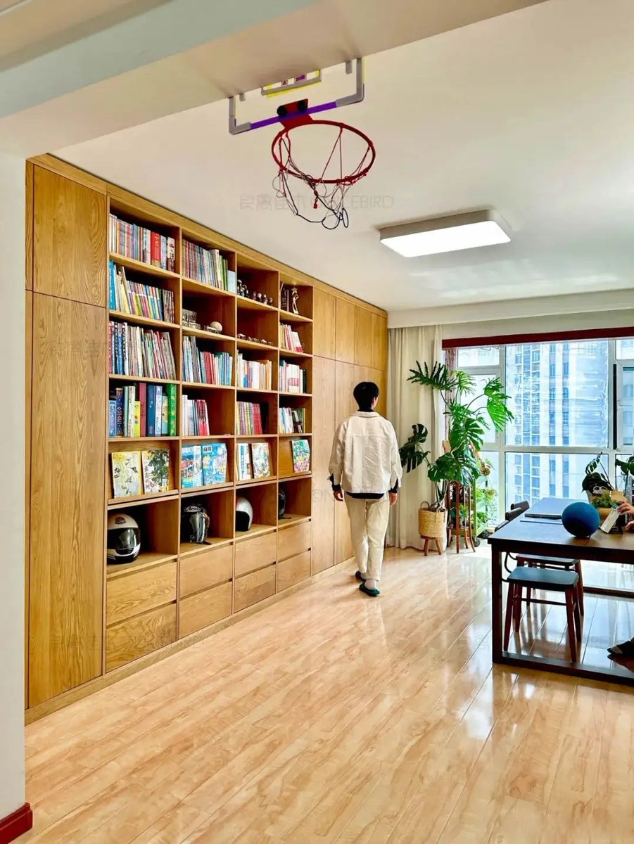 JOOBATISTABrag1's tweet image. Spent a sunny Saturday sorting books for kids at the community library!  Joined 12 volunteers to organize 300+ books, and met a little girl who picked her first chapter book—heart full. If you love books + kids, join our next session on 10/21! #VolunteerJoy #BookLove