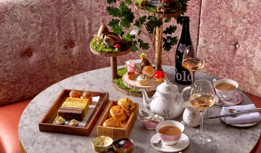Visit_Richmond1's tweet image. Celebrate #NationalTeaDay with us! ☕ Visit The Twinings &amp;amp; China Closets Exhibition @TwickMuseum today. Did you know Thomas Twining lived here? Treat yourself to a delightful afternoon tea! 👉 shorturl.at/mlUmM  
@TideTablesCafe @RHillHotel 
#TeaTime #Twickenham