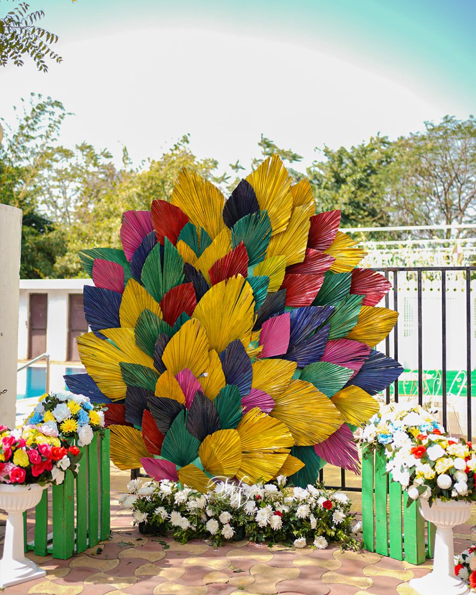 Weddingvisiontm's tweet image. Haldi Hues🌻💛 
.
.
Event &amp;amp; Decor by @weddingvisionbyrc 
.
.
Contact us on

📞 +91 9929252073
🌐 weddingsvision.com
.
.
[Haldi, Wedding decor, Event, Haldi decor, Haldi event, Event Planner]

#haldi #wedding #vibes #YellowVibes #GoldenGlow #decorations